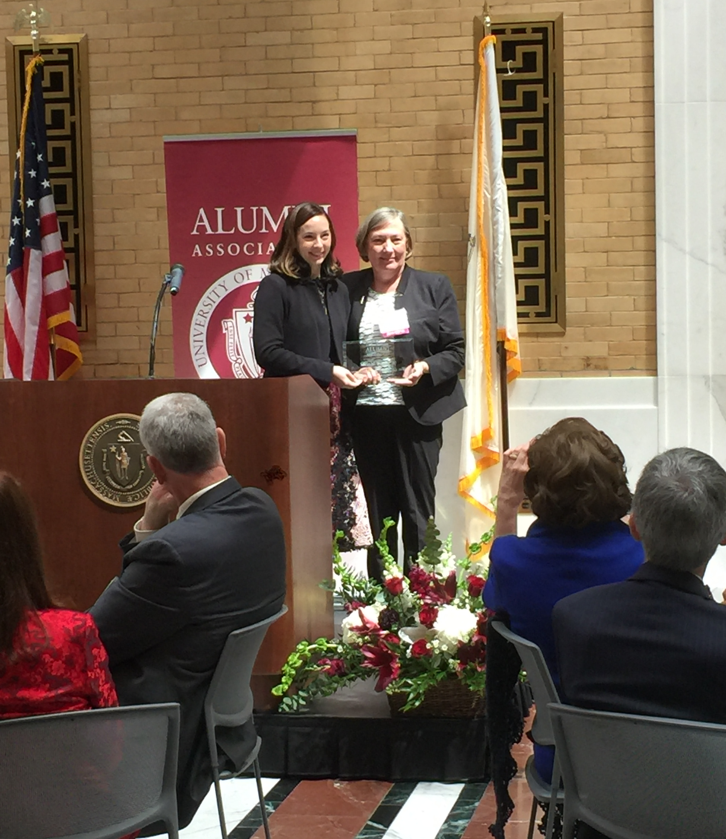 Suzin Bartley receives Distinguished Alumni Service Award