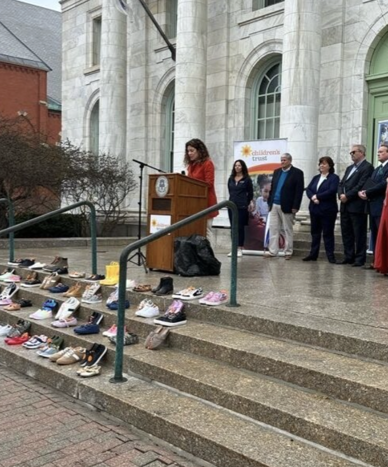 Venn V giving a speech at the event